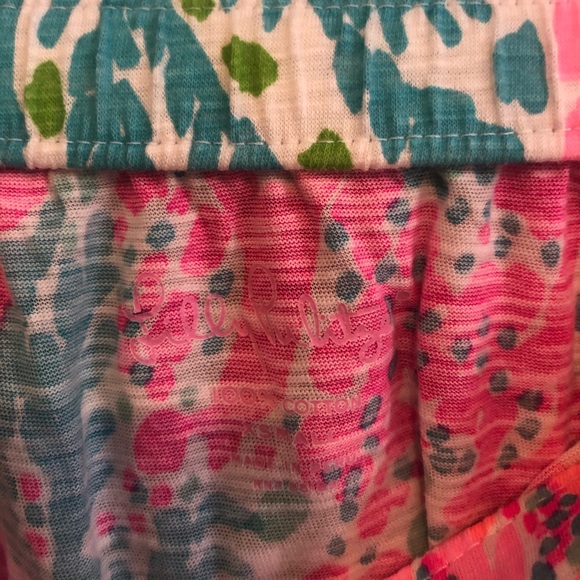 💗SOLD💗 Lilly Pulitzer XS Lets Cha Cha Wiley Top - Picture 2 of 2